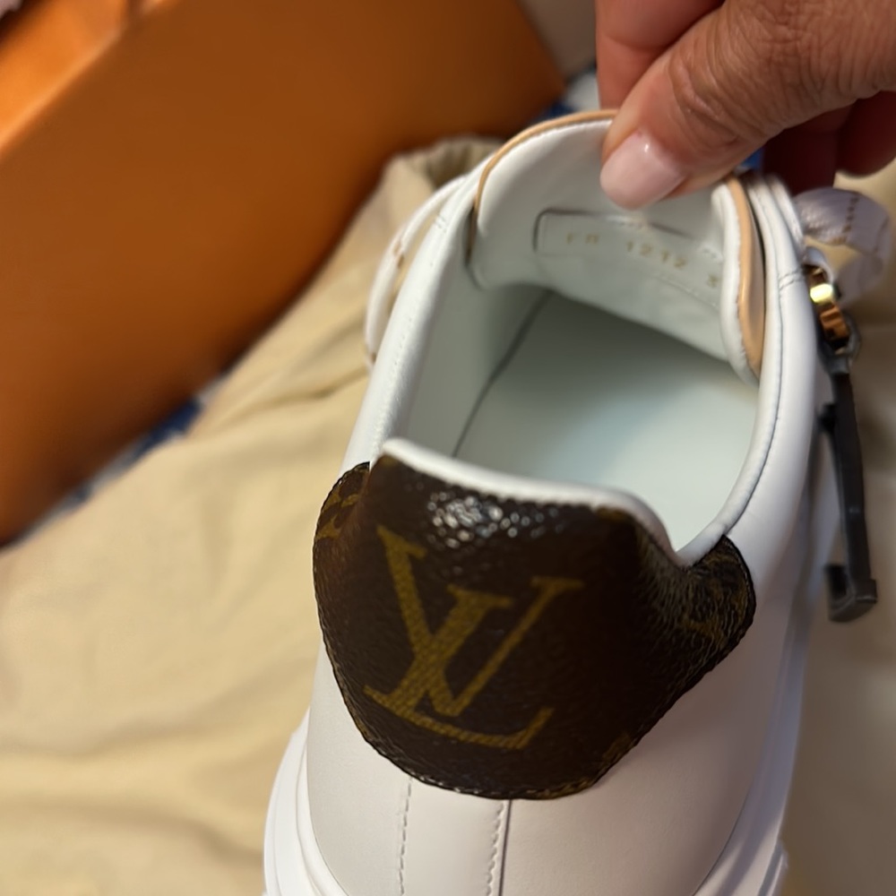 Got them as a gift, they are small to my size . - Picture 3 of 10